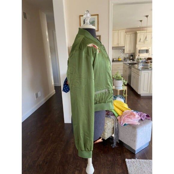 Forever 21 Green Japanese Bomber Jacket (Size Medium) - Picture 4 of 5
